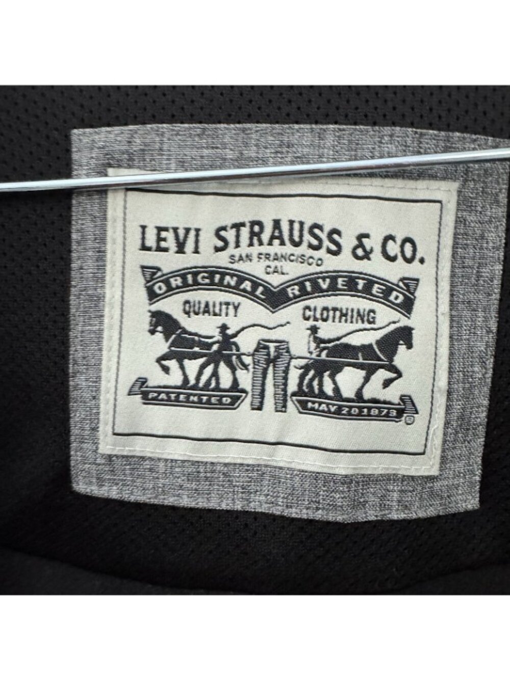 Levi’s Gray Hooded Trucker Jacket L Snap Front Fleece Lined Hidden Hood FLAW - Picture 10 of 14